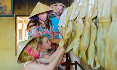 Hoi An Silk Embroidery Classes And Workshop – Hoi An Handicraft tour