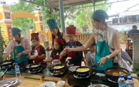 Spice Up Your Life with a Gluten-Free Cooking Class in Tra Que Vegetable Village