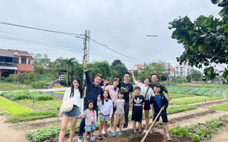Aromatic Adventures: Exploring the Herbs of Tra Que Vegetable Village